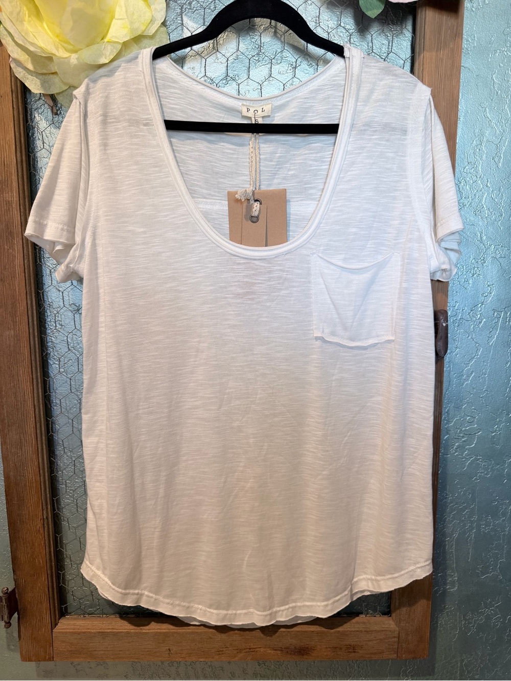 POL White Scoop Neck Short Sleeve Pocket Tee